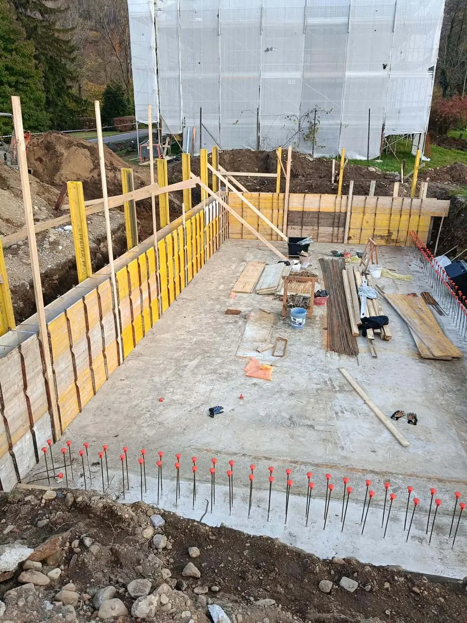 Excavation and reinforced slab for the new pool